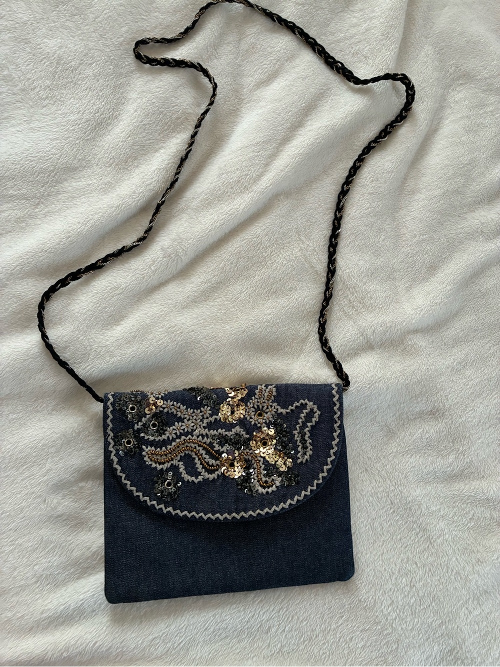 Small denim bag with front embroidered